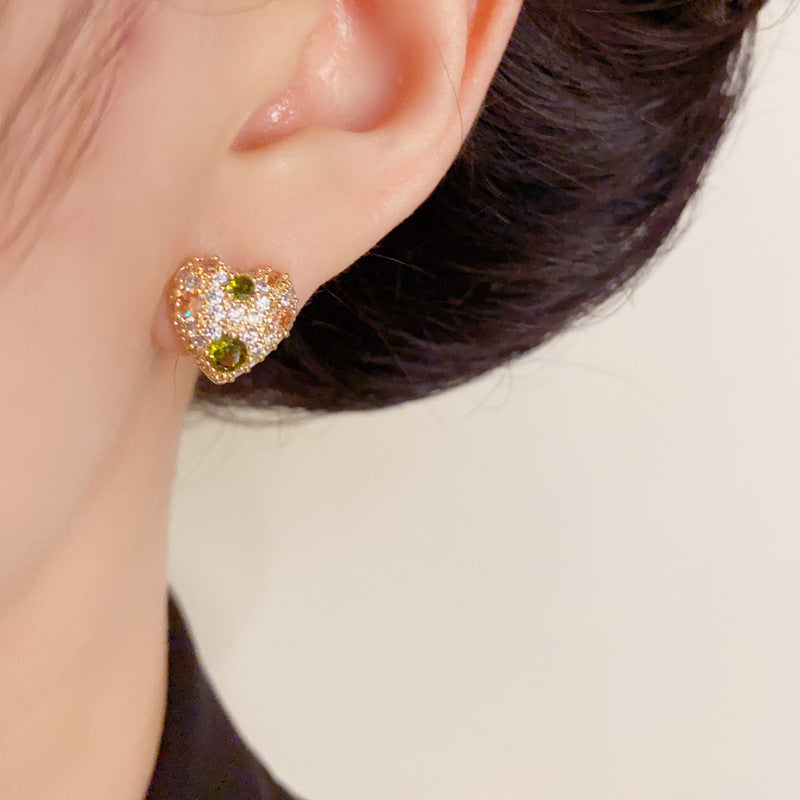 14K Gold Luxury Full-Zircon Heart Stud Earrings – Geometric Design