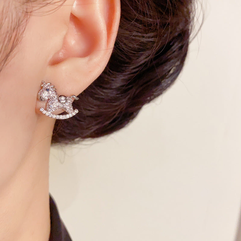 Luxury Full-Zircon Horse Stud Earrings – Elegant Design