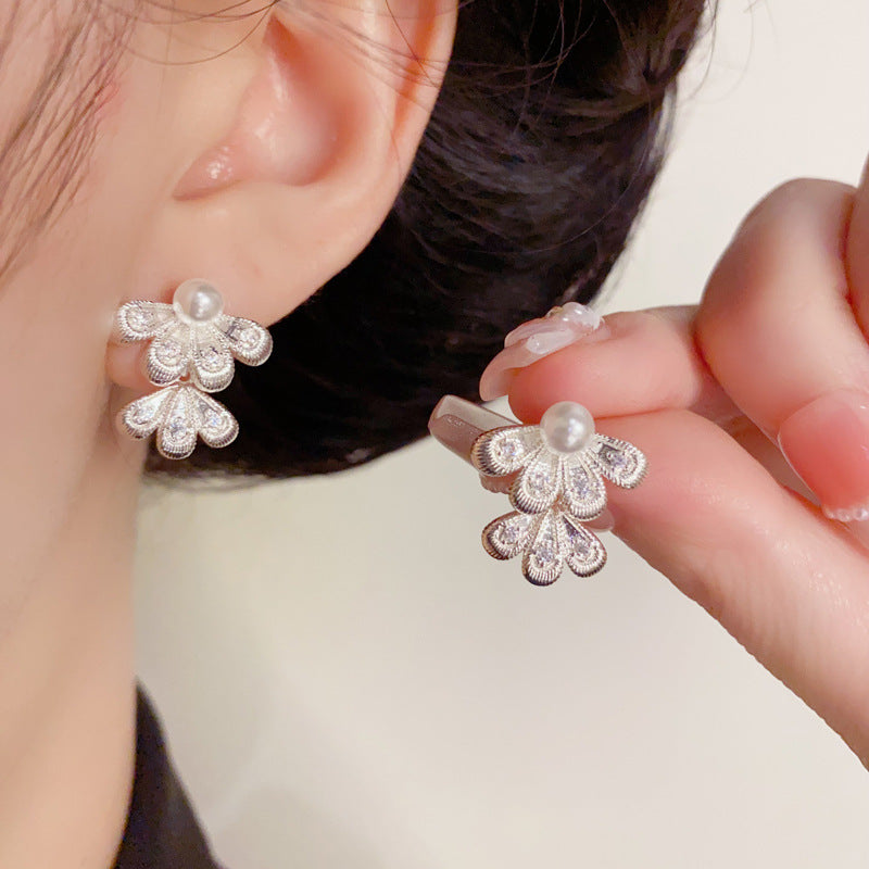 Elegant Pearl & Petal Drop Earrings – Silver Floral Design