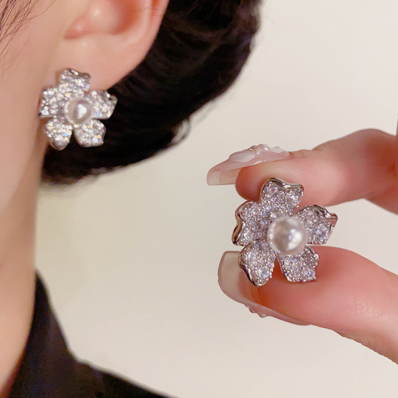 Luxury Zircon & Pearl Flower Stud Earrings – Floral Elegant Design