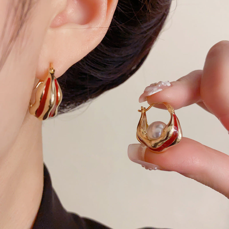 Elegant Drip-Oil Irregular Pearl Earrings – French Retro Design