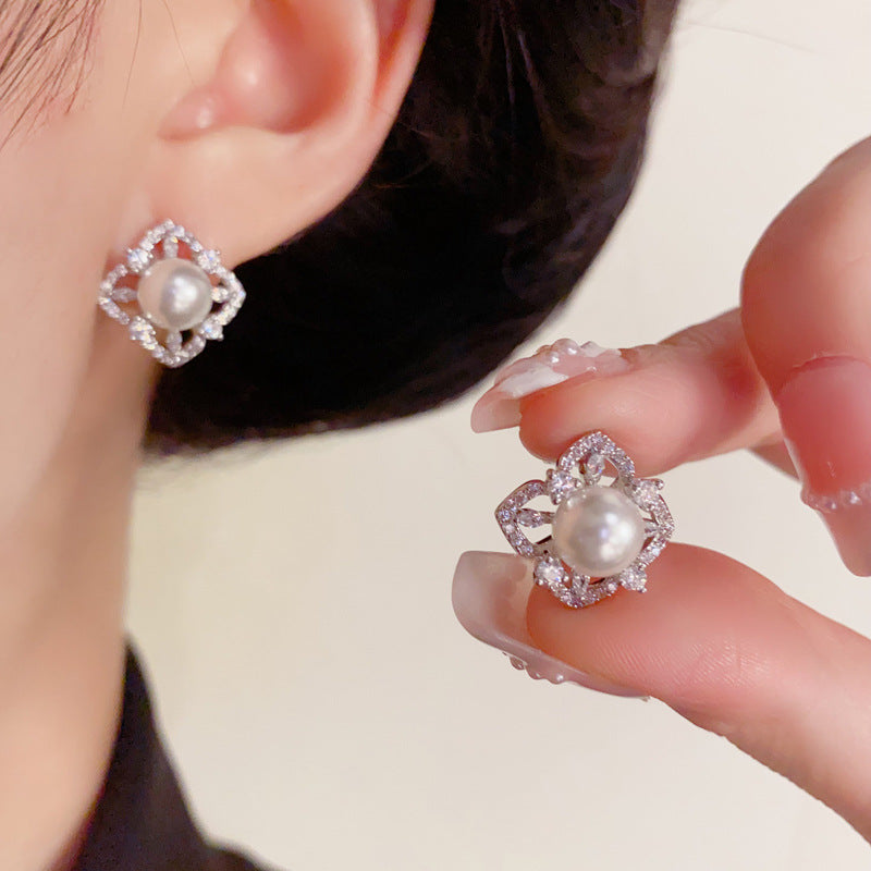 Elegant Zircon Diamond-Shaped Pearl Earrings - Geometric Design