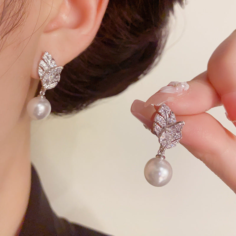 Luxury Full-Zircon Leaf & Pearl Drop Elegant Earrings – Floral Design