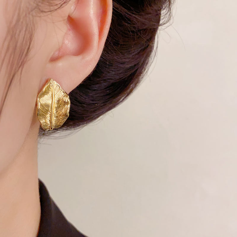 Luxury Textured Metal Leaf Stud Earrings – Elegant Design