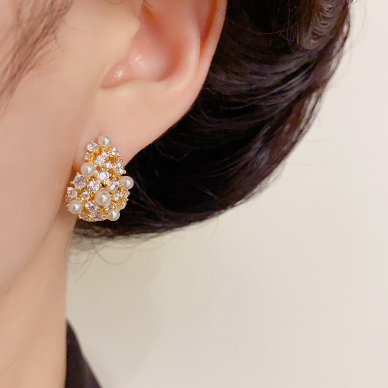 14K Gold Pearl Teardrop Stud Earrings – Elegant Sparkling Design