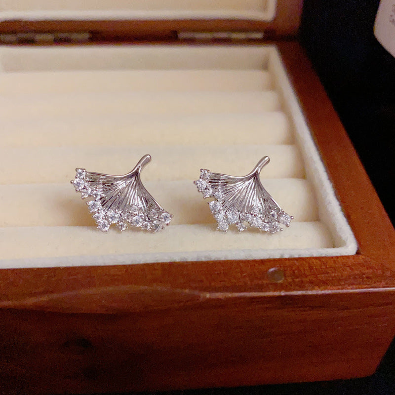14K Gold Luxury Zircon Ginkgo Leaf Stud Earrings – Elegant Design
