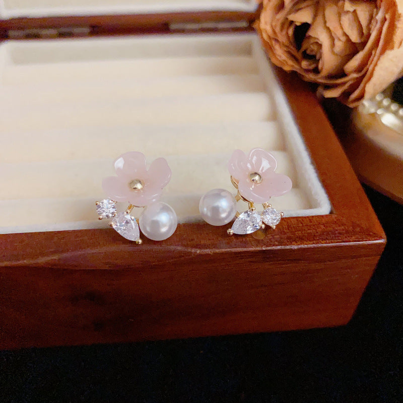 14K Gold Flower & Pearl Stud Earrings – Elegant Floral Design