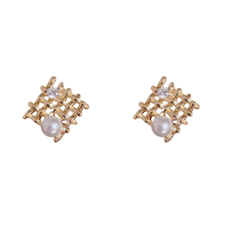 Luxury Metal Diamond Mesh & Pearl Stud Earrings – Geometric Design