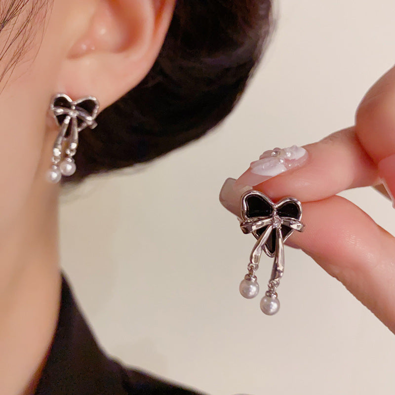 Luxury Heart Bow & Pearl Tassel Drop Earrings – Elegant Design