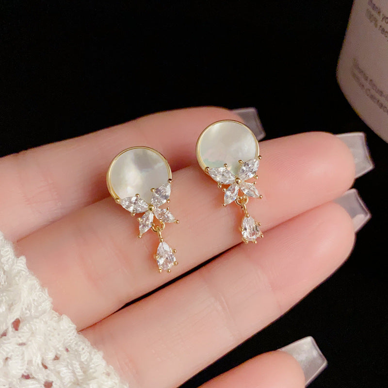 14K Gold Shell Zircon Butterfly Drop - Chic Elegance Design