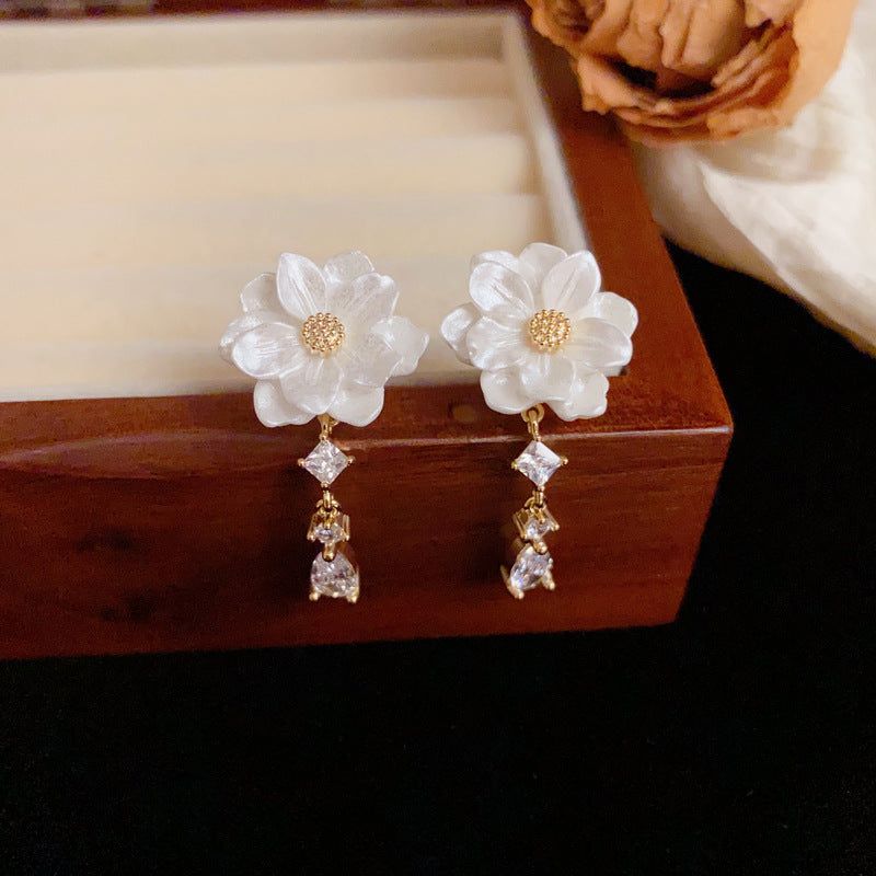 Luxury Camellia Flower & Droplet Tassel Drop Earrings – Elegant Design