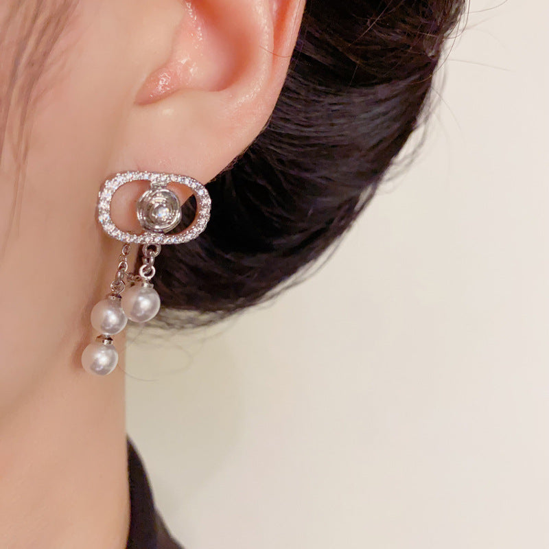 Luxury D Letter Dual-Wear Pearl Tassel Drop Earrings – Elegant Design