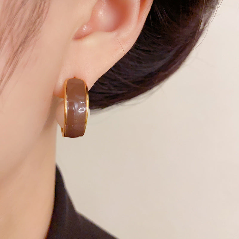 Luxury Enamel Pearl C-Hoop Earrings – Elegant Minimalist Design
