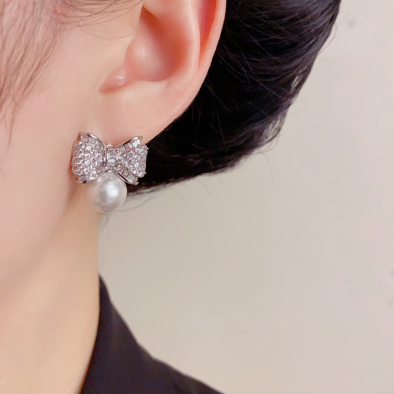 Elegant Zircon Butterfly Bow Pearl Stud Earrings – Minimalist Design