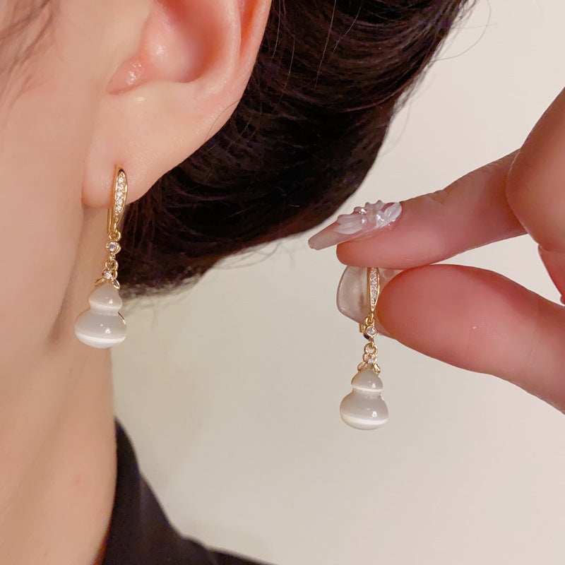 Luxury Cat's Eye Gourd Tassel Drop Gold Earrings – Elegant Design