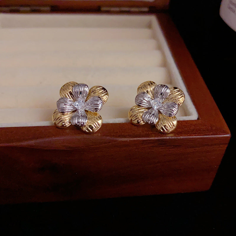 14K Gold-Plated Contrast Petal Stud Earrings - Elegant Floral Design