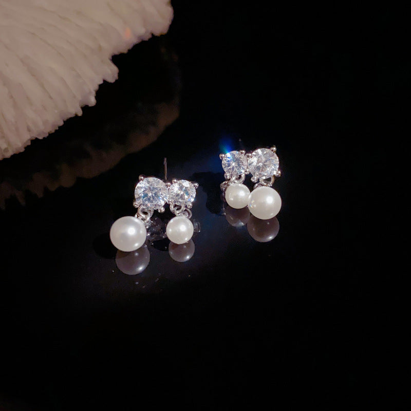 Luxury Zircon Bow & Pearl Tassel Drop Earrings – Elegant Design