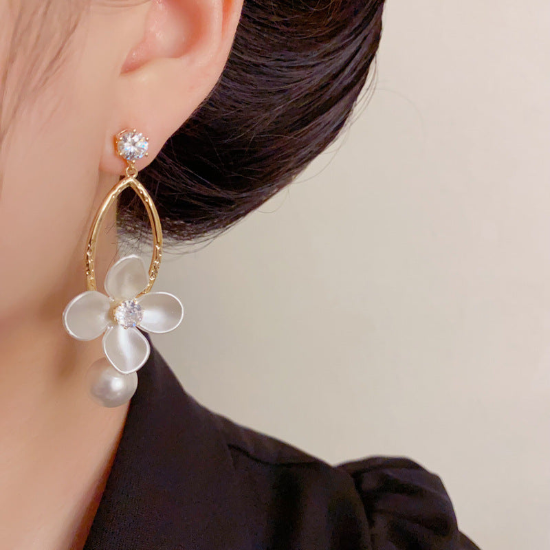 Luxury Teardrop Petal Pearl Drop Earrings – Elegant Floral Design