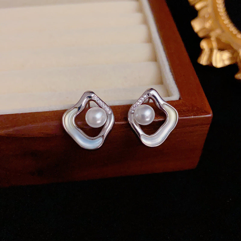 Luxury Mother-of-Pearl Geometric Stud Earrings – Elegant Design