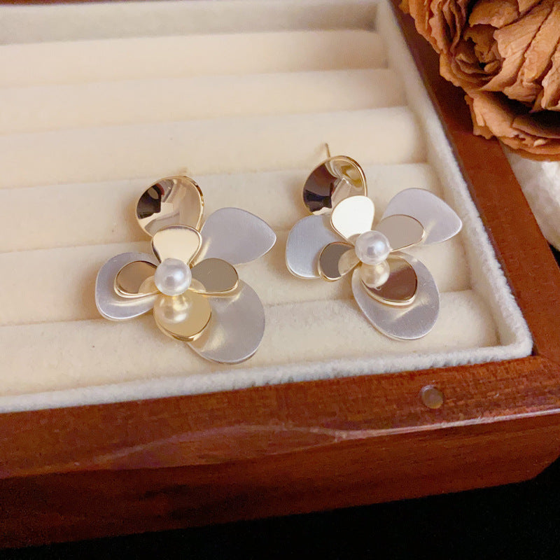 Luxury Gold-Silver Two-Tone Pearl & Petal Earrings – Floral Design