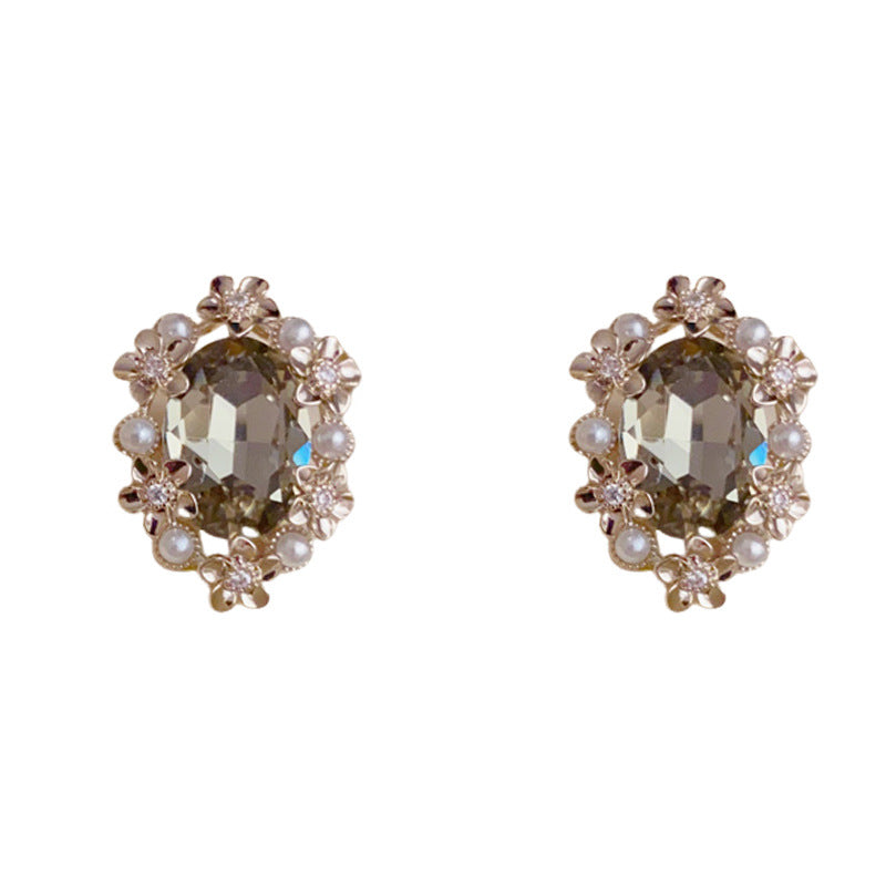 Luxury Pearl & Metal Petal Geometric Gold Earrings – Elegant Design
