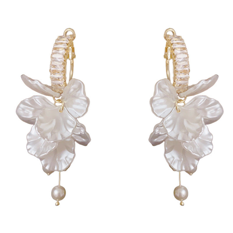 14K Gold White Petal & Pearl Tassel Drop Earrings – Elegant Design