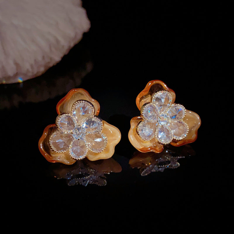 Elegant Double-Wear Petal Stud Earrings – Floral Design