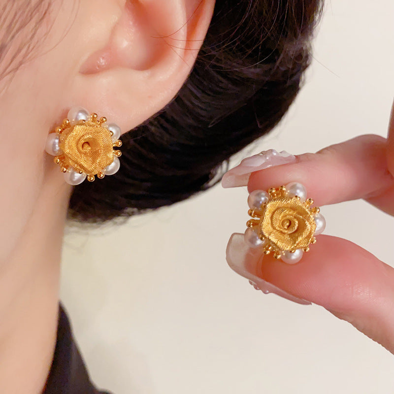18K Gold Luxury Pearl & 3D Rose Stud Earrings – Elegant Design