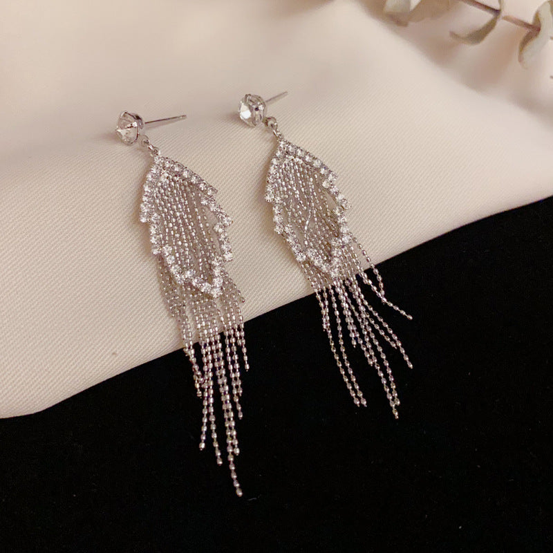 14K Gold Luxury Hollow Leaf Tassel Drop Earrings – Elegant Design