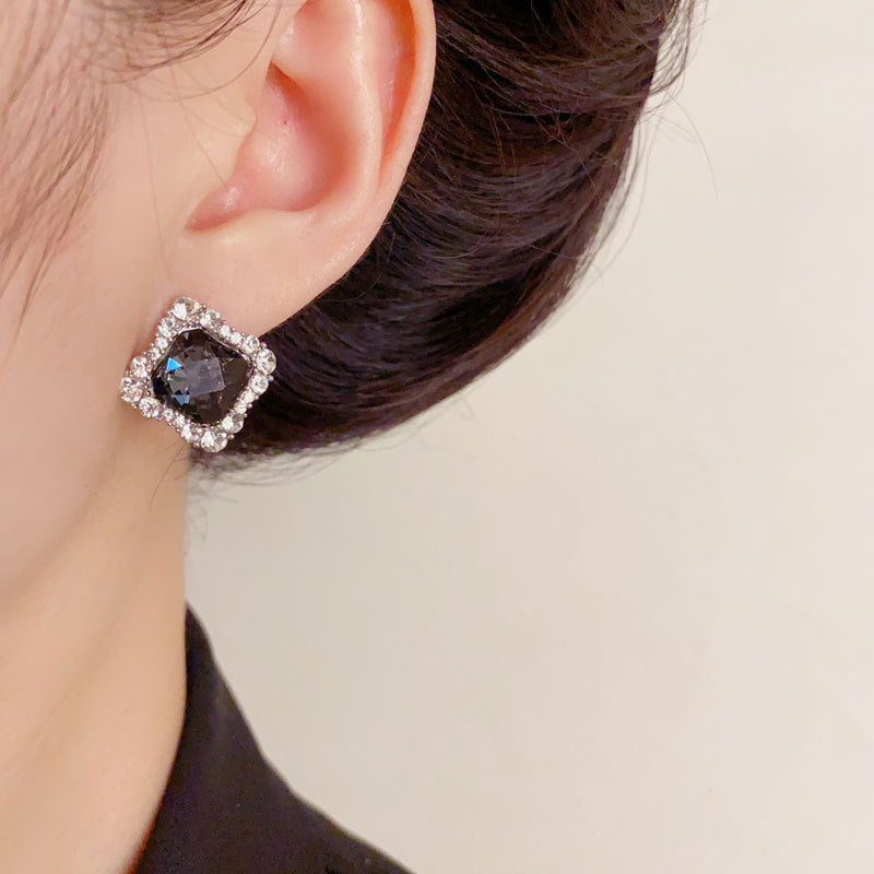 Elegant Zircon Black Diamond-Shaped Stud Earrings – Geometric Design