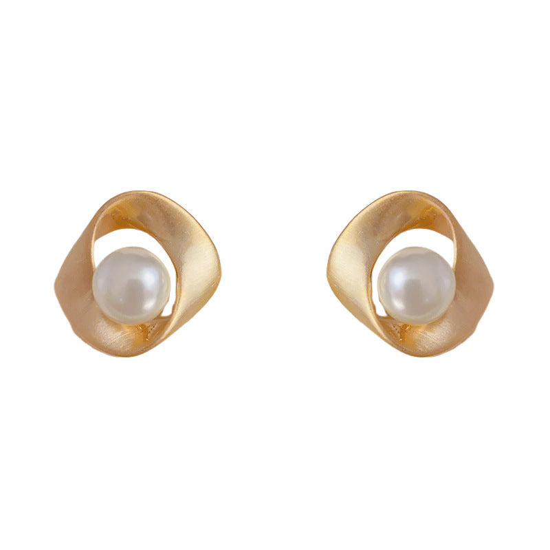 Luxury Brushed Metal Geometric Pearl Gold Earrings – Elegant Design