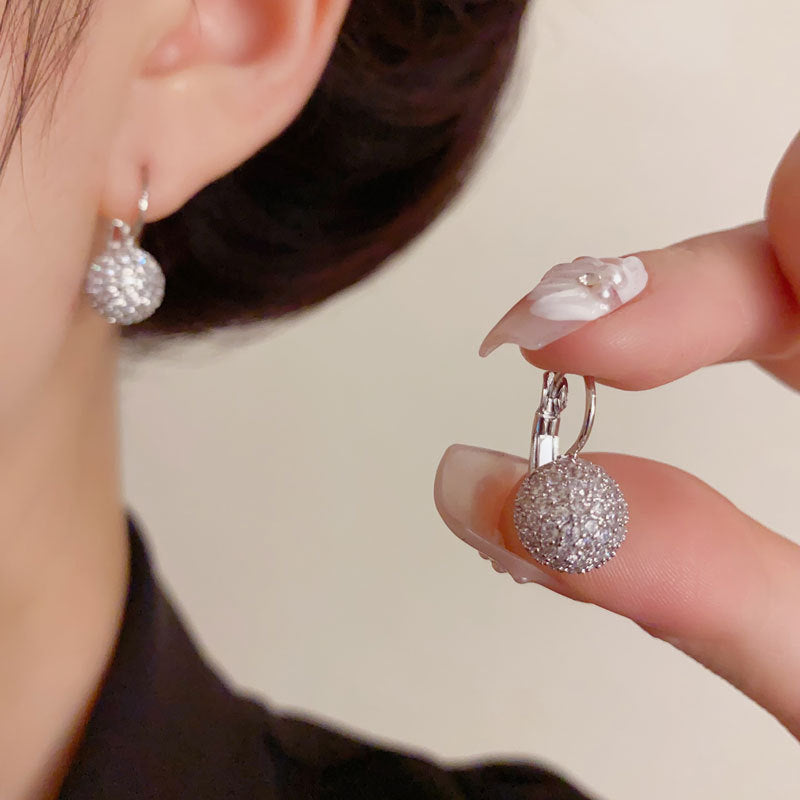 Luxury Micro-Inlaid Zircon Round Ear Cuff Earrings – Geometric Design