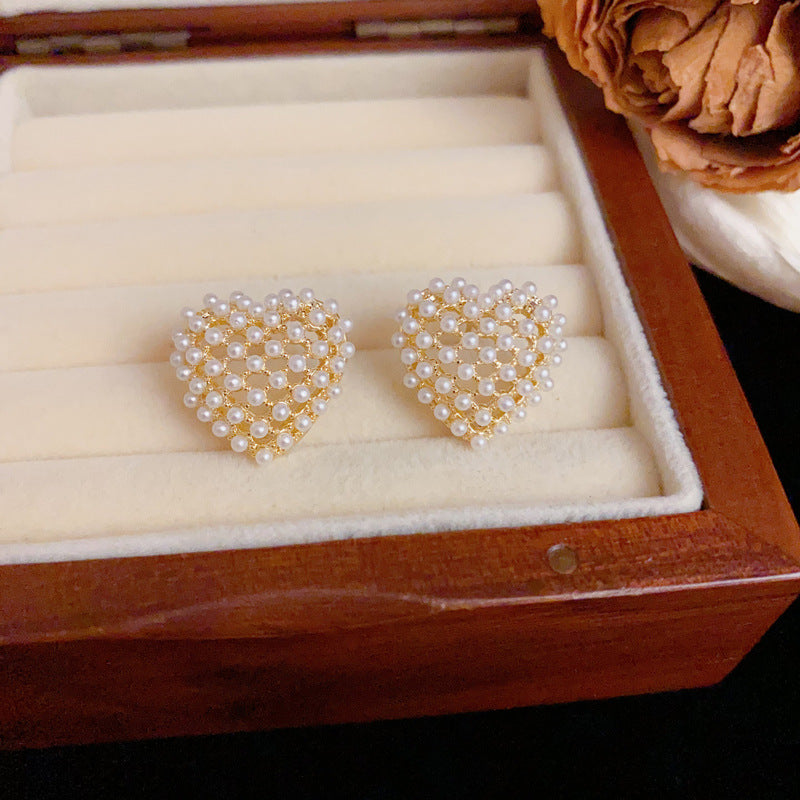 Luxury Pearl & Hollow Heart Stud Gold Earrings – Elegant Design