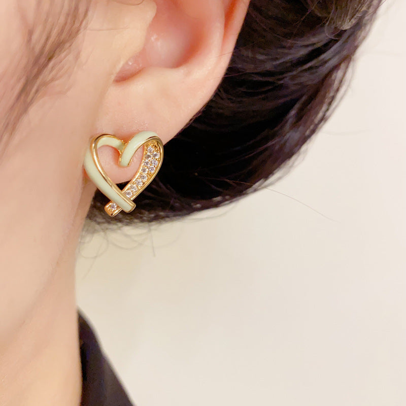 14K Gold Heart-Shaped Zircon Stud Earrings – Sweet & Minimalist Design