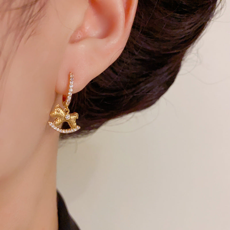 Luxury Zircon Asymmetric Horse Drop Gold Earrings – Elegant Design