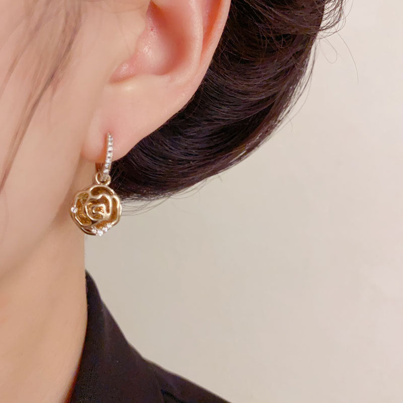 Luxury Rose Petal Cube Ear Cuff Earrings – Floral Design