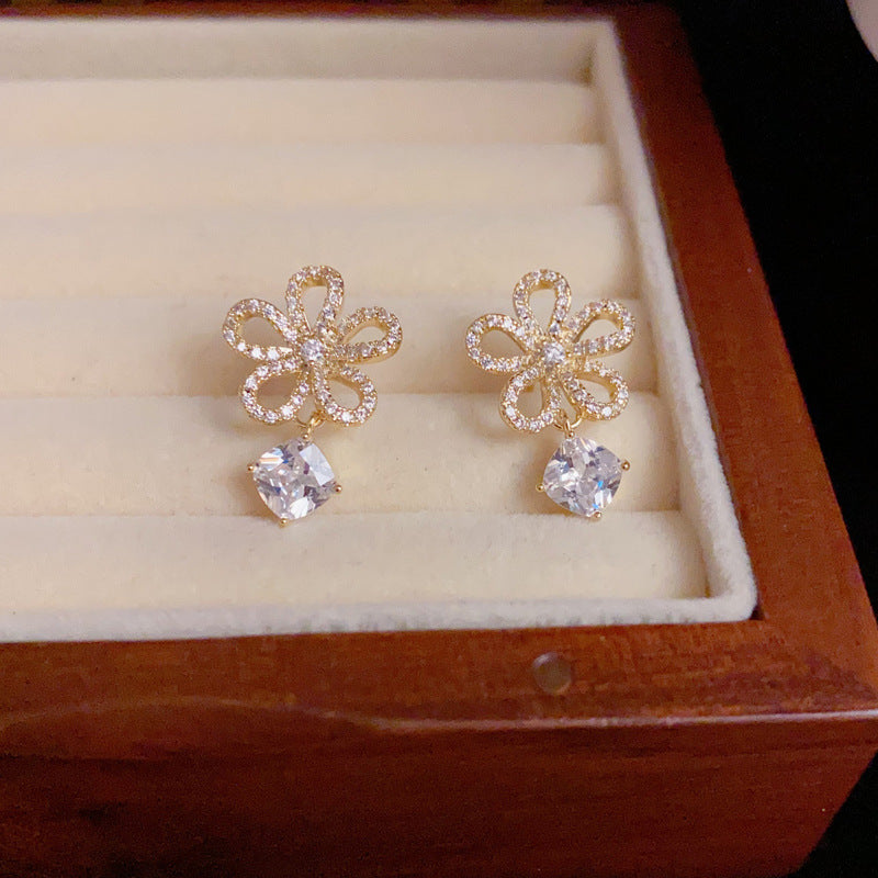 14K Gold-Plated Diamond Hollow Flower Earrings - Elegant Floral Design