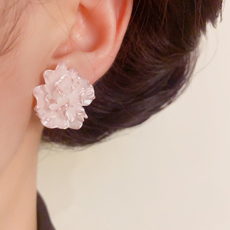 Luxury Iridescent Petal Stud Earrings – Elegant Floral Design