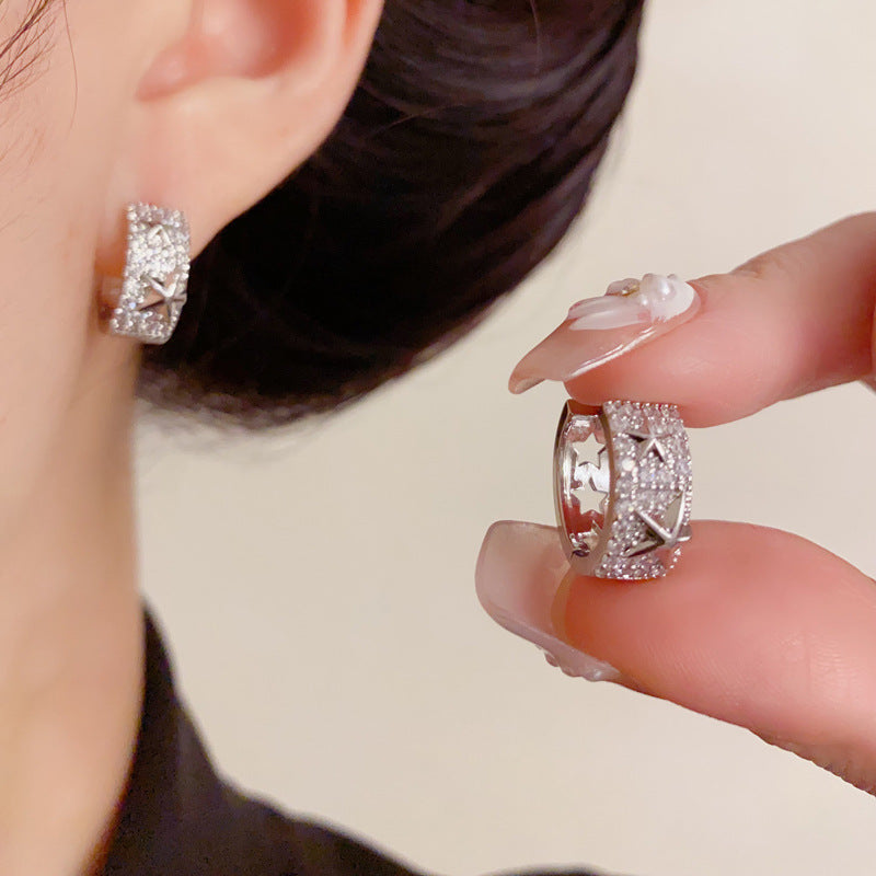 Luxury Full-Zircon Starburst Ear Cuff – Minimalist Design