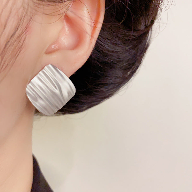 Elegant Silver Water Ripple Square Stud Earrings – Geometric Design