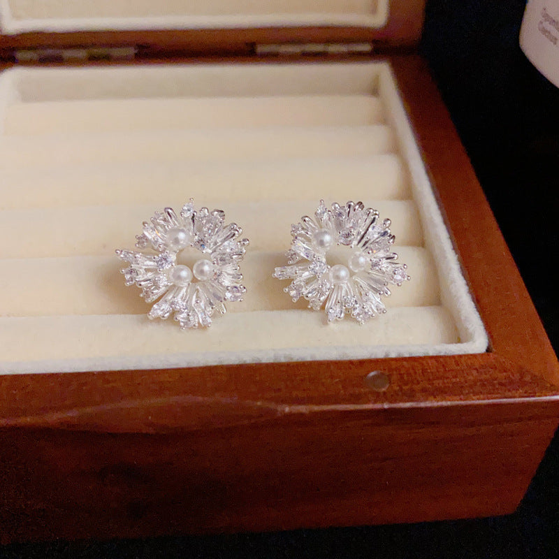 14K Gold Luxury Zircon Firework Flower Stud Earrings –Floral Design