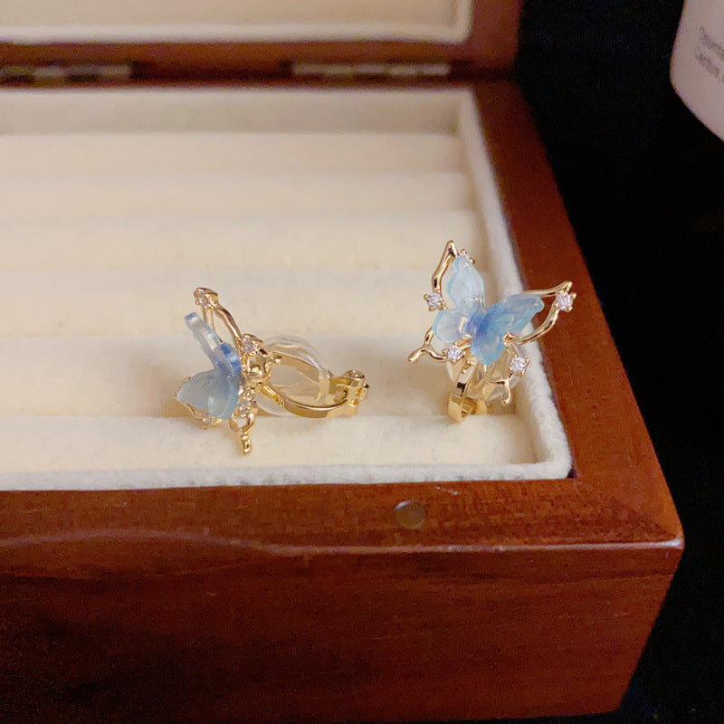 14K Gold Gradient Butterfly Ear Clip - Chic Elegance Design