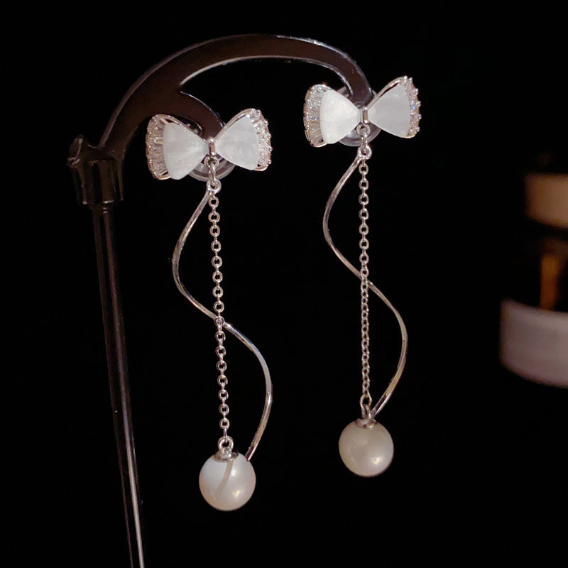 14K Gold-Plated Butterfly Knot Pearl Tassel Earrings – Elegant Design