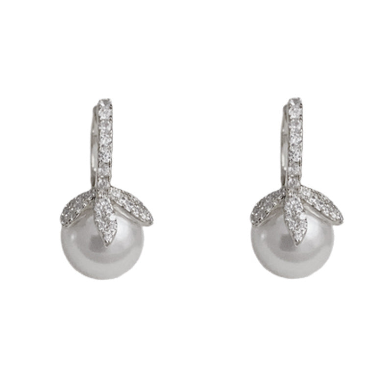 14K Gold Minimalist Zircon Leaf & Pearl Hoop Earrings – Elegant Design