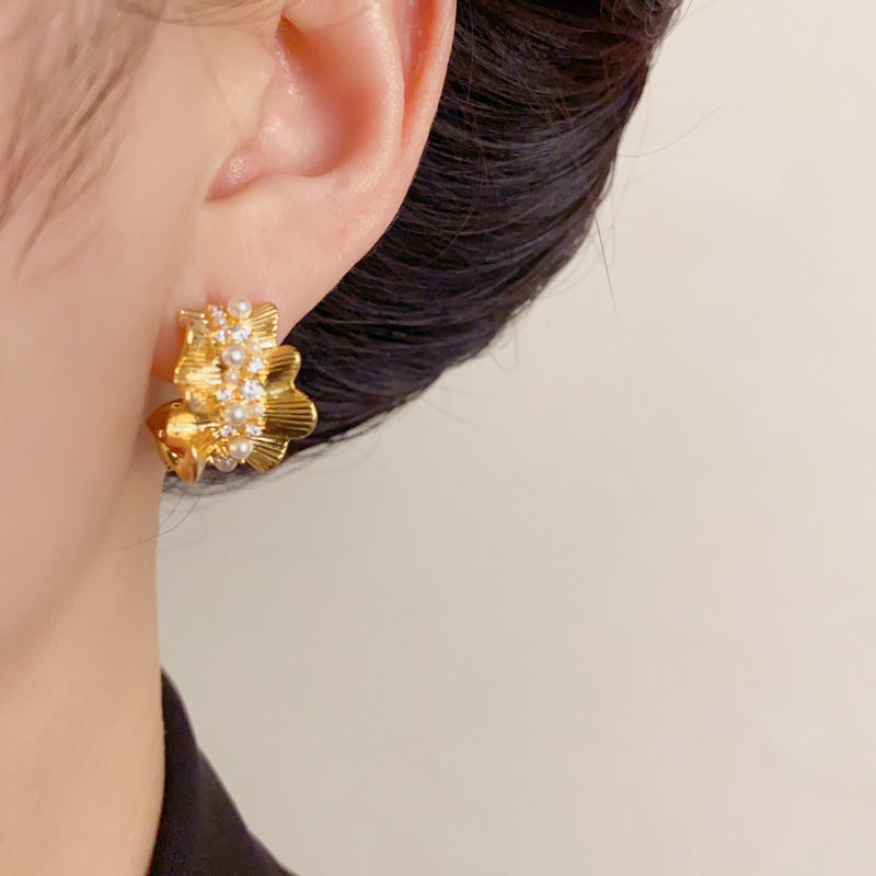 Elegant Zircon Pearl Ruffled Edge Hoop Earrings – Vintage Design