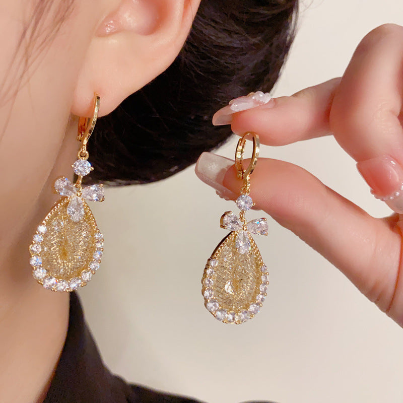 Luxury Zircon Petal & Mesh Droplet Drop Earrings – Elegant Design