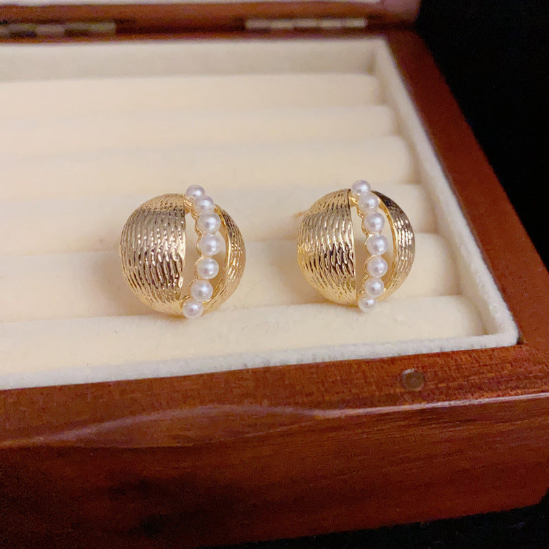 14K Gold-Plated Metal Hollow Pearl Round Earrings - Vintage Elegance