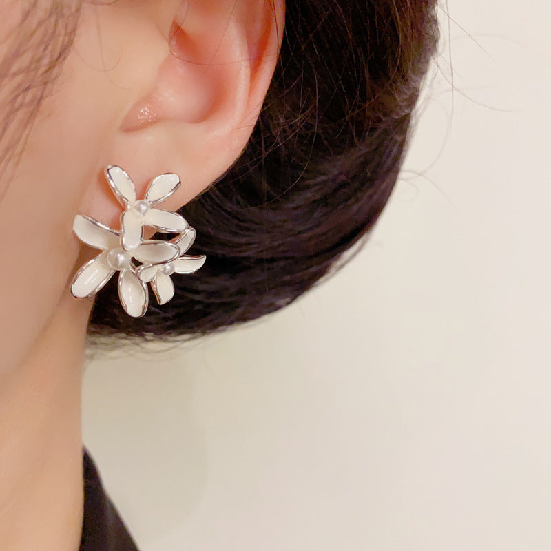 Silver-Plated Bold Enamel Petal Stud Earrings – Elegant Floral Design