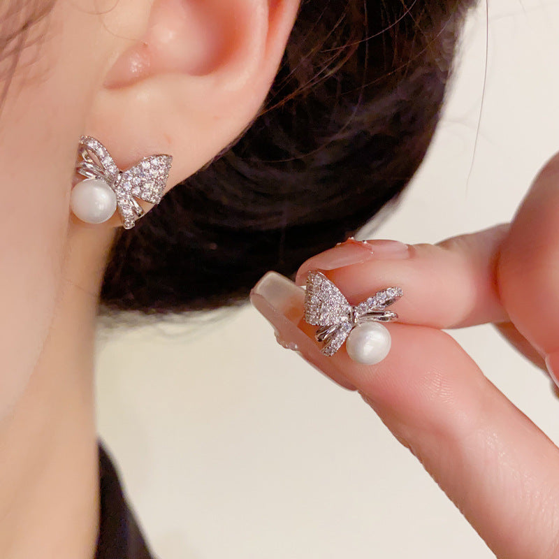 14K Gold Luxury Zircon Bow & Pearl Stud Earrings – Elegant Design