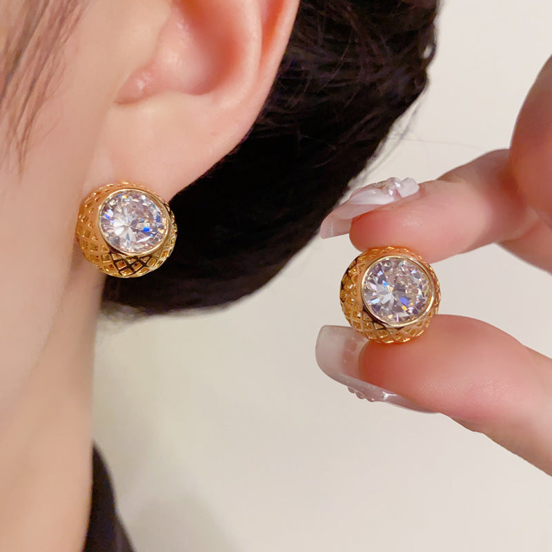 Luxury Metal Mesh & Zircon Round Stud Earrings – Geometric Design